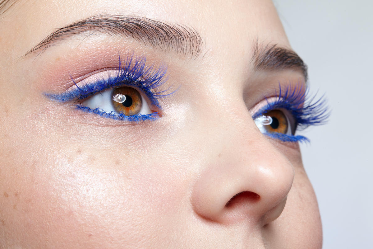 mascara-blu