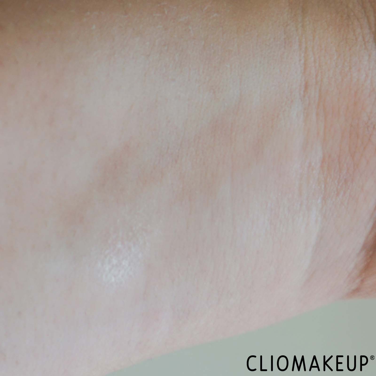recensione-shampoo-secco-tigi-swatch