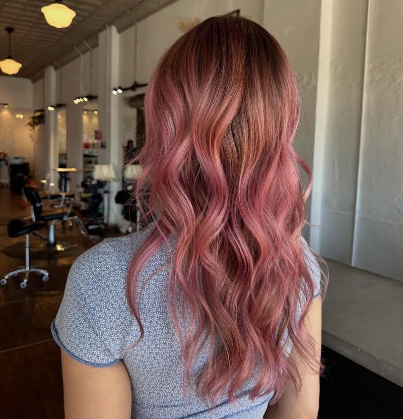 capelli-rosa-40-anni-ondulati