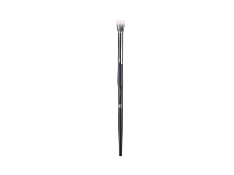 come-mettere-blush-in-base-forma-viso-pennello-piccolo