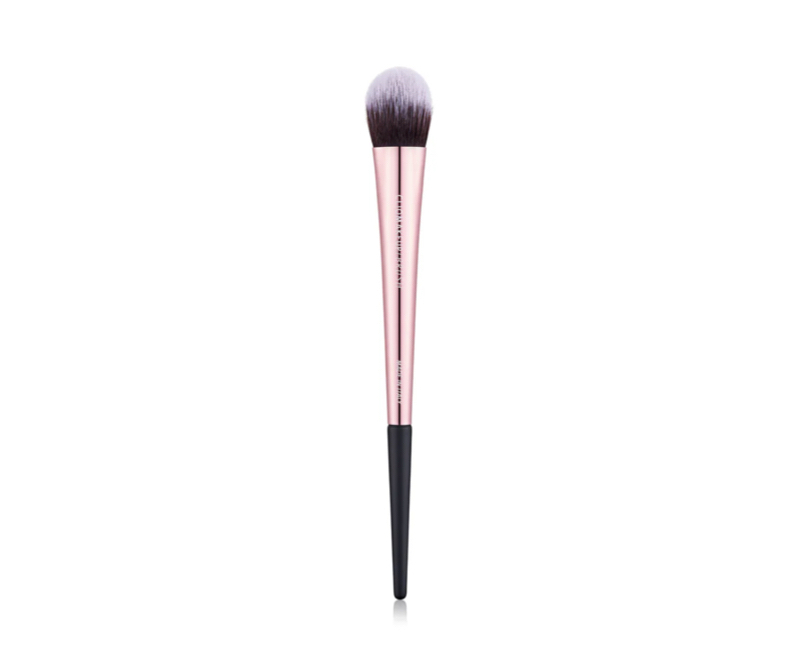 come-mettere-blush-in-base-forma-viso-pennello
