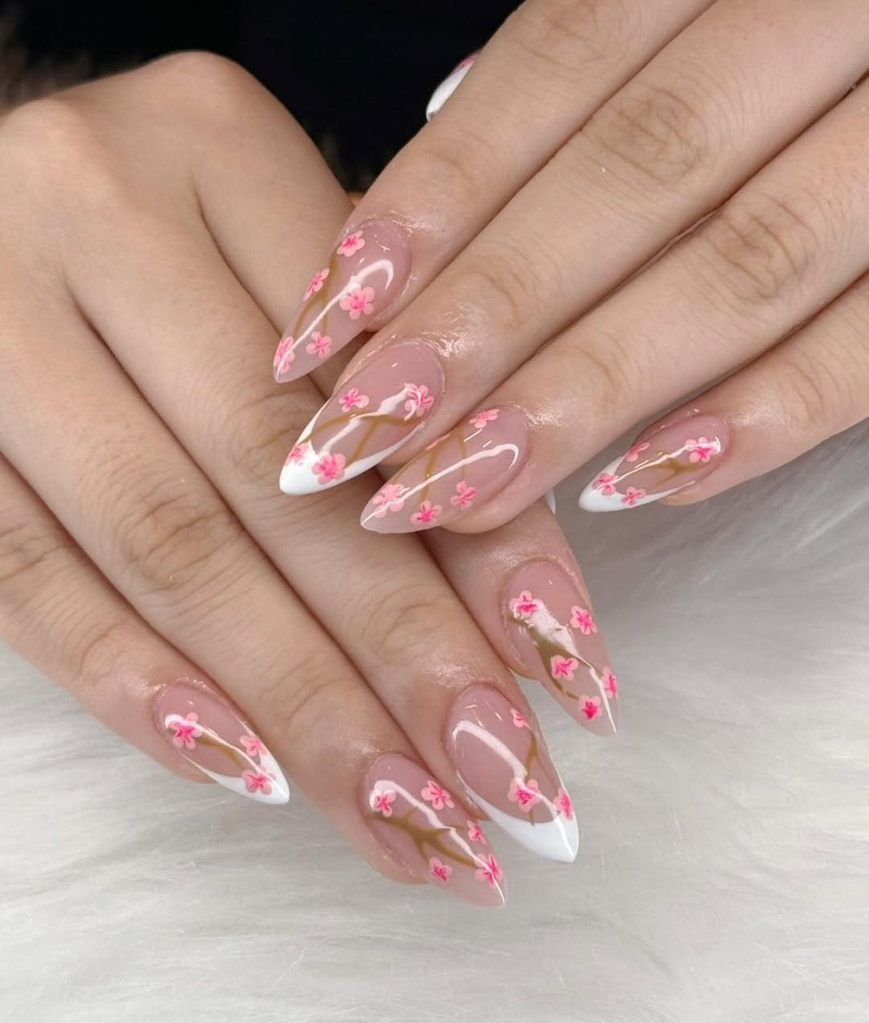 sakura-nails-mandorla