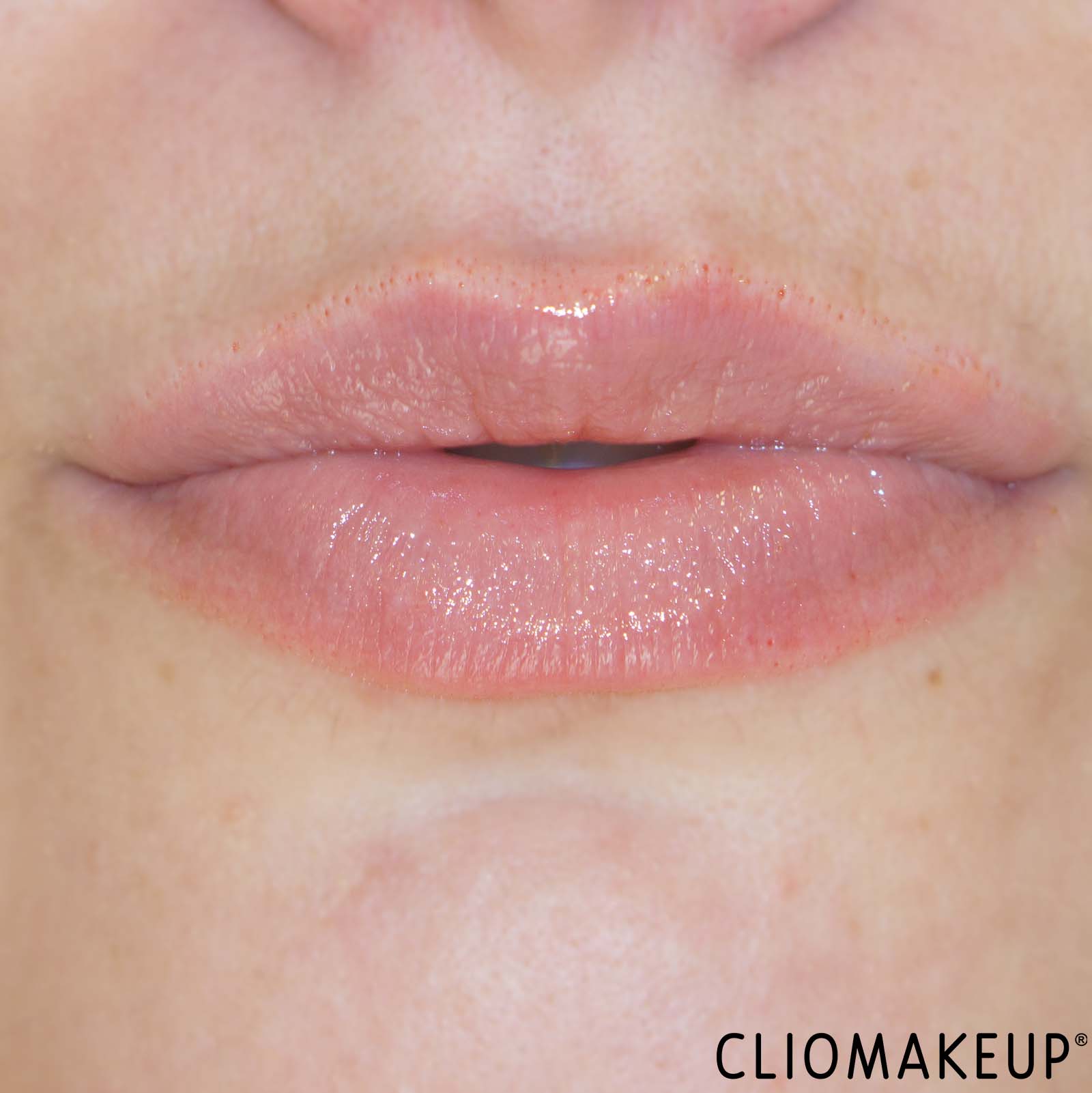 recensione-balsamo-labbra-elf-sqeeze-me-balm-applicazione