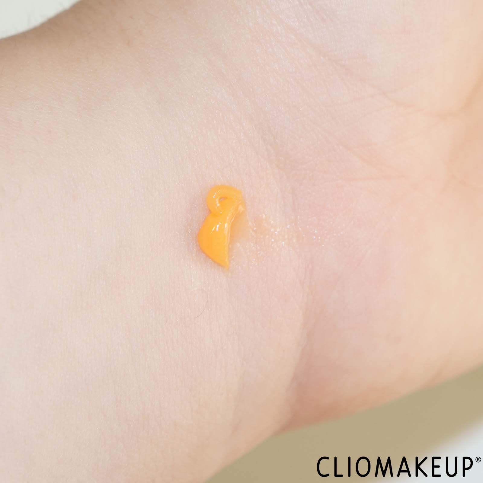 recensione-balsamo-labbra-elf-sqeeze-me-balm-swatch