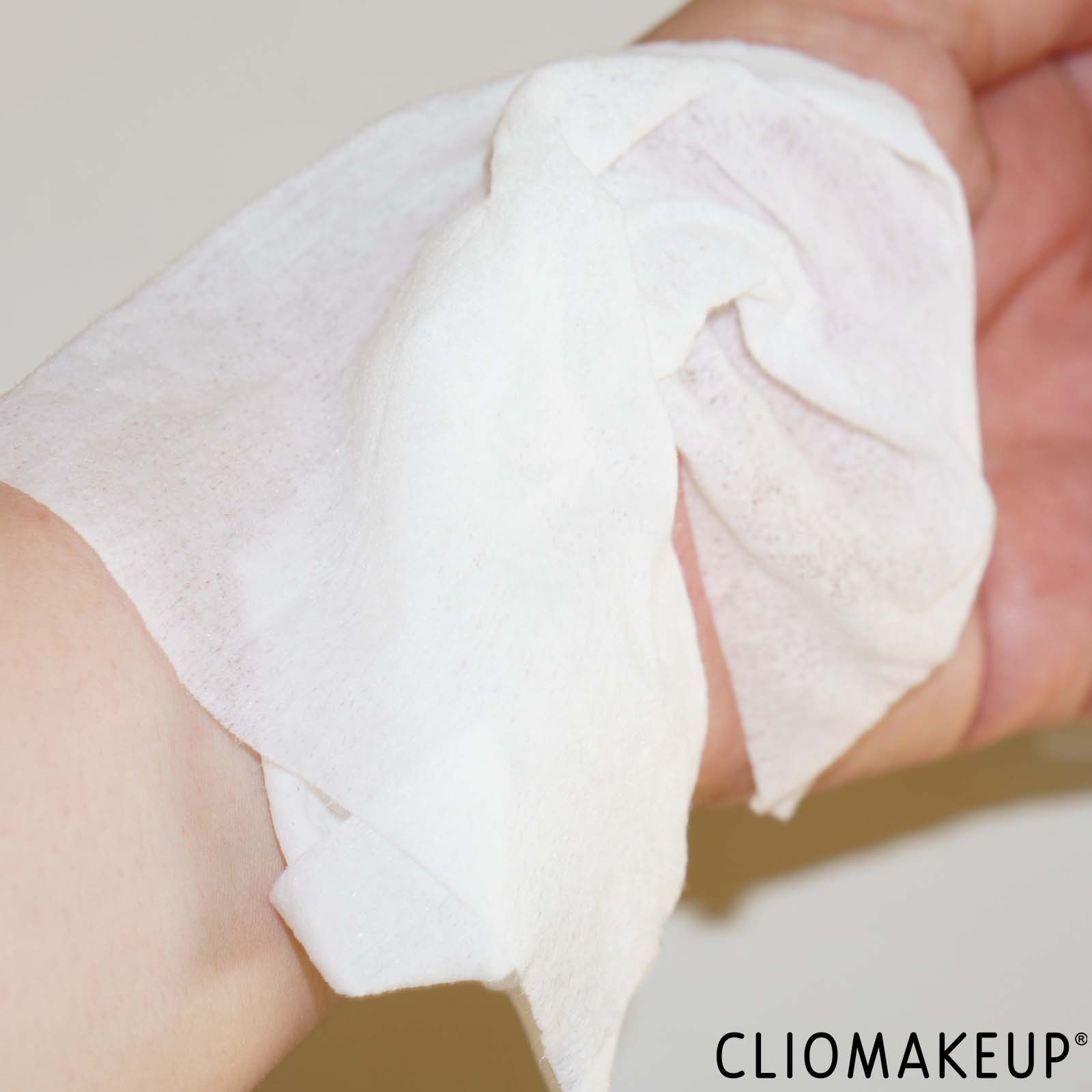 recensione-cliomakeup-salviettine-strucanti-nivea-swatch