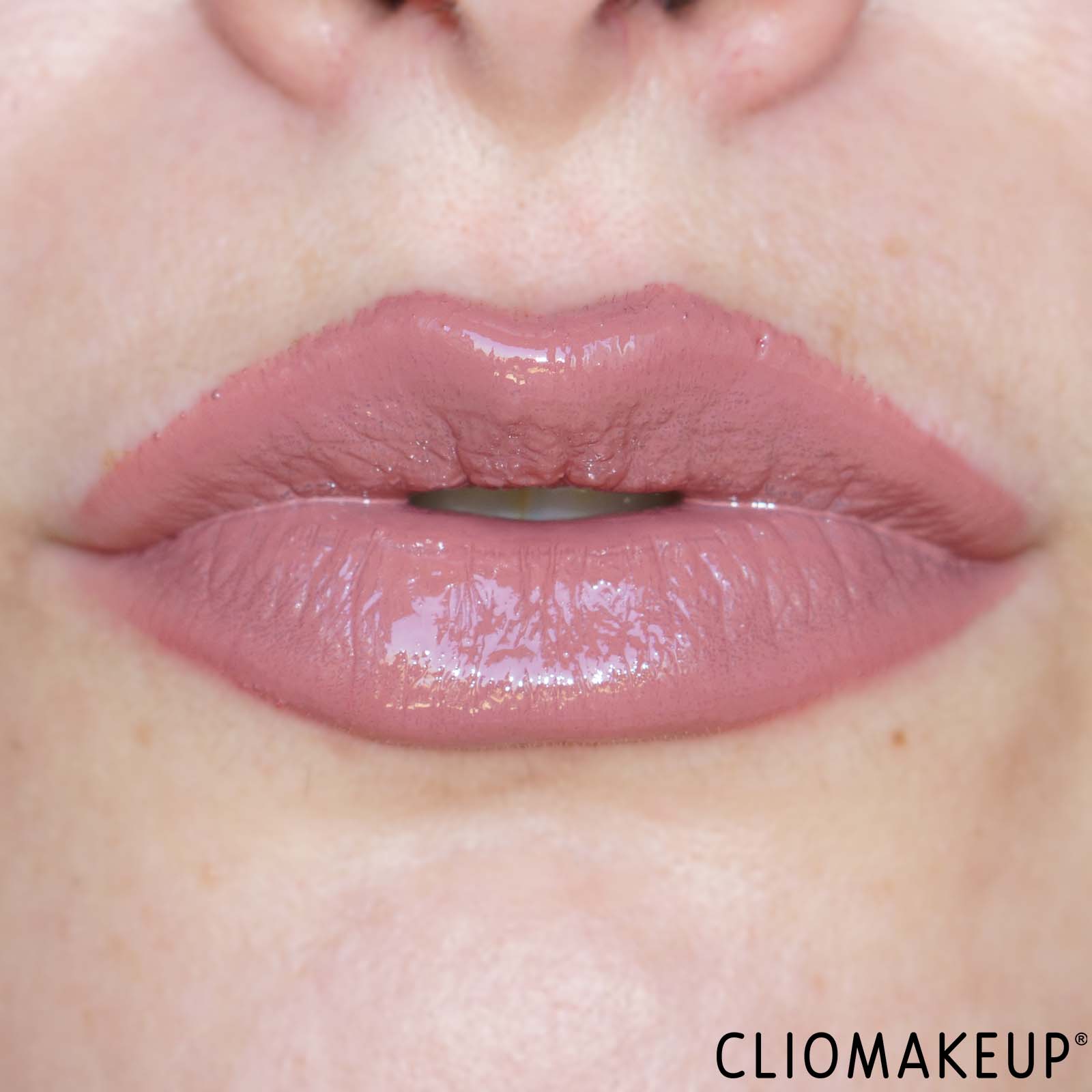 recensione-gloss-revolution-pout-lip-gloss-stick-applicazione