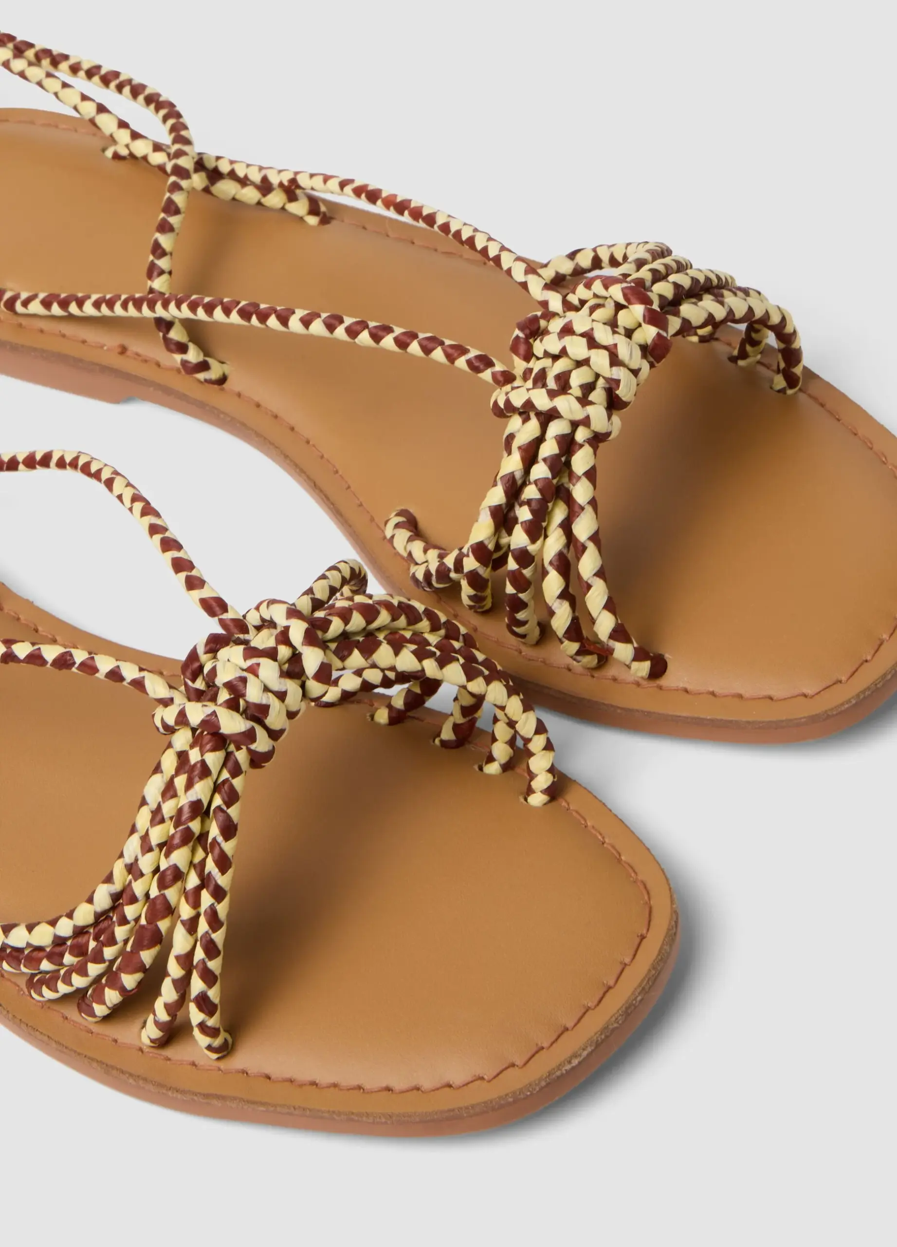 sandali-must-have-estate-2026-trecce