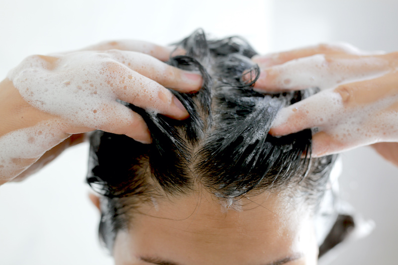 lavare-capelli-all'italiana-massaggio