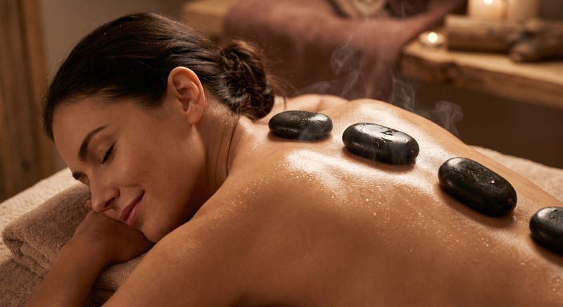 massaggi-in-estate-hot-stone