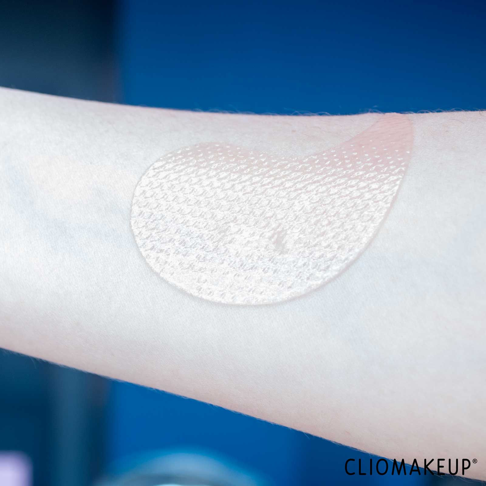 cliomakeup-recensione-patches-occhi-biodance-collagen-peptide-eye-patches-swatch