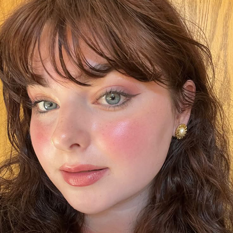 twee-makeup-blush